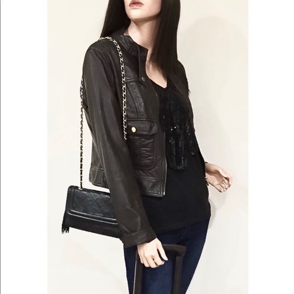 🔥Chanel Lambskin Quilted Flap🔥 Priced to sell! - Picture 2 of 8